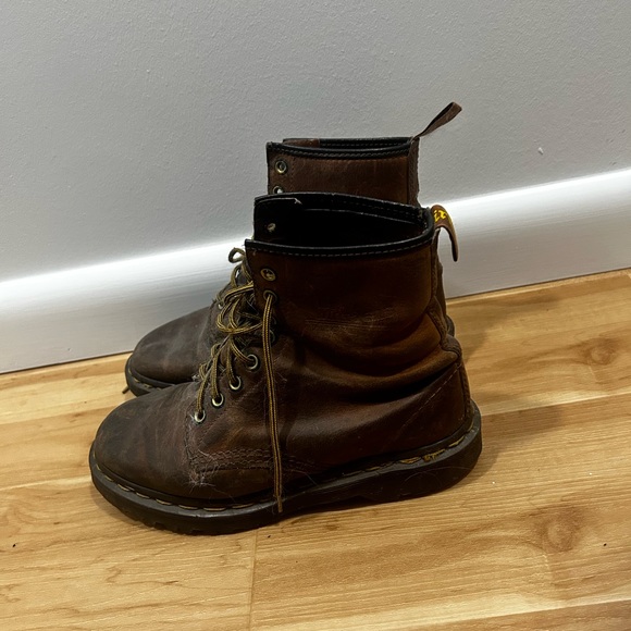 Vintage 90s Dr. Martens Boots - Picture 2 of 3